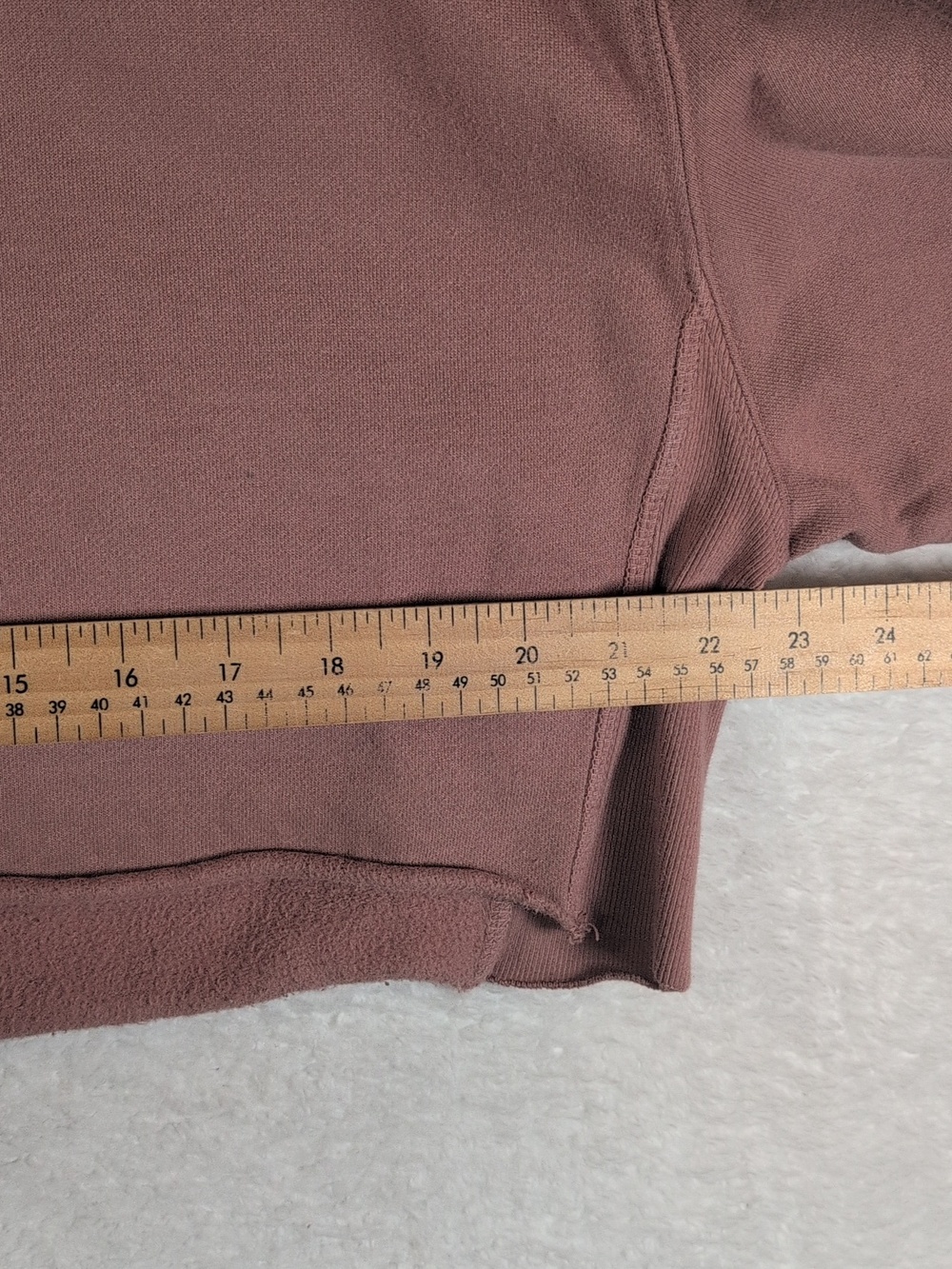 Good American Cropped Crewneck Sweatshirt in Dusty Rose - Picture 5 of 6